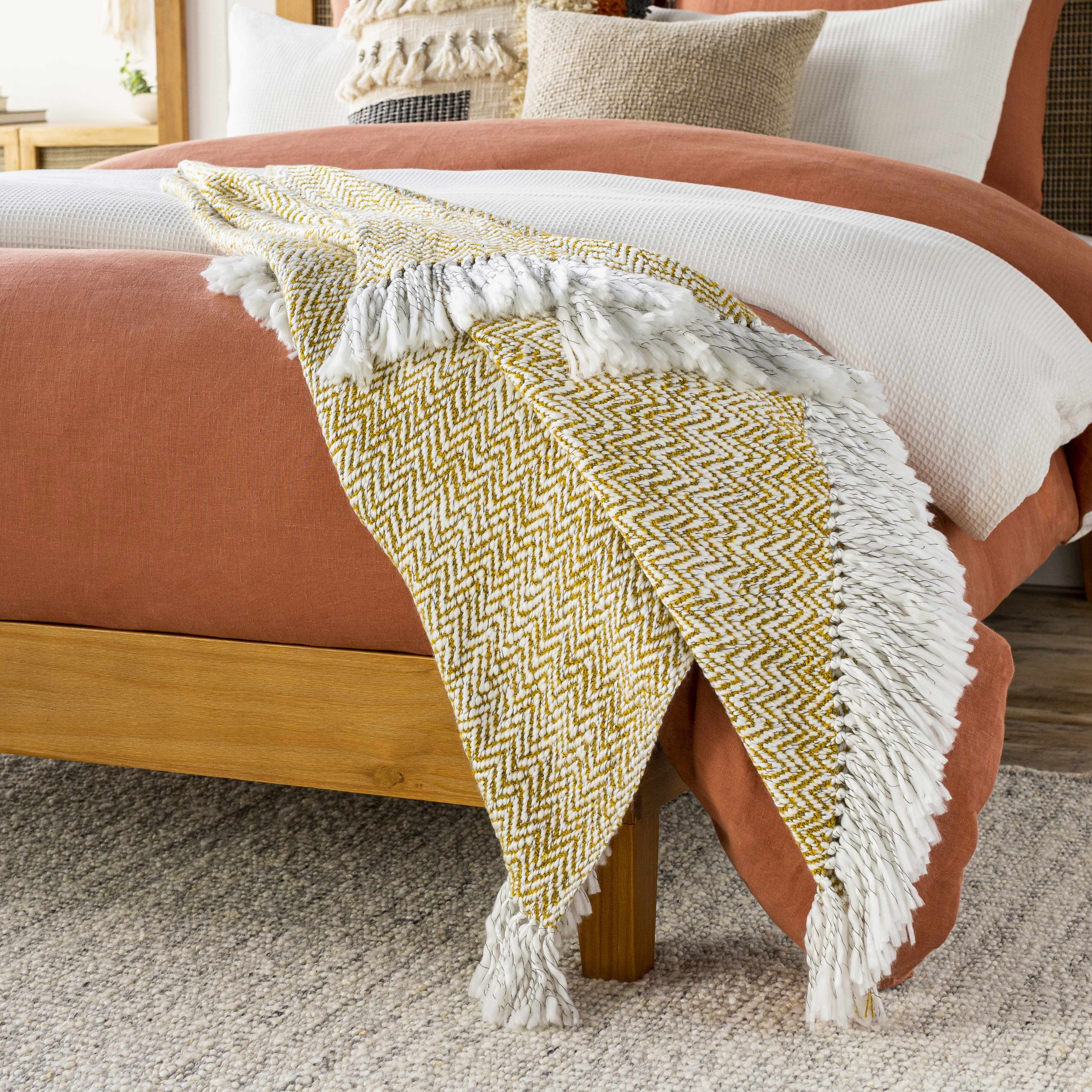 Bennungen Throw Blanket